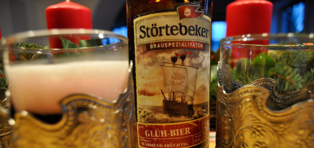 Eine Flasche Glühbier