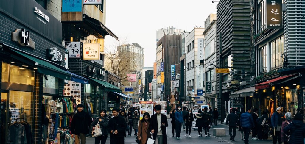 Street in Korea with passengers